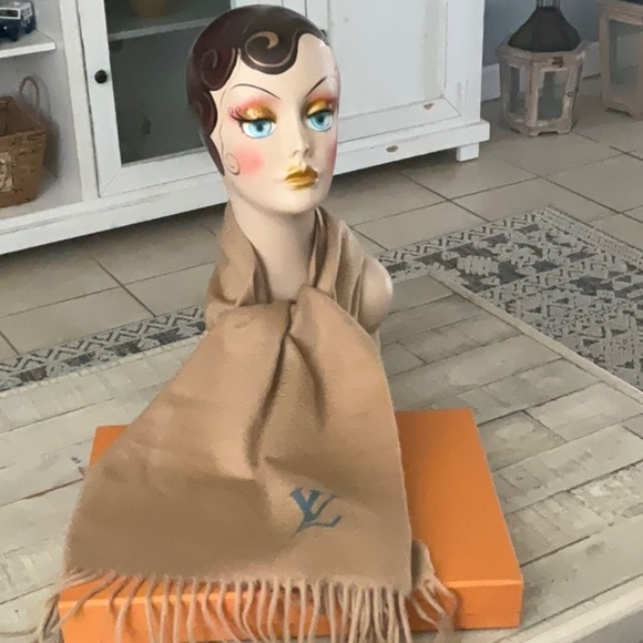 NWOT 100% Cashmere Louis Vuitton Scarf - Picture 5 of 7